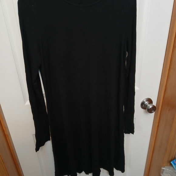 Dresses & Skirts - Black Long Sleeve Tunic Dress